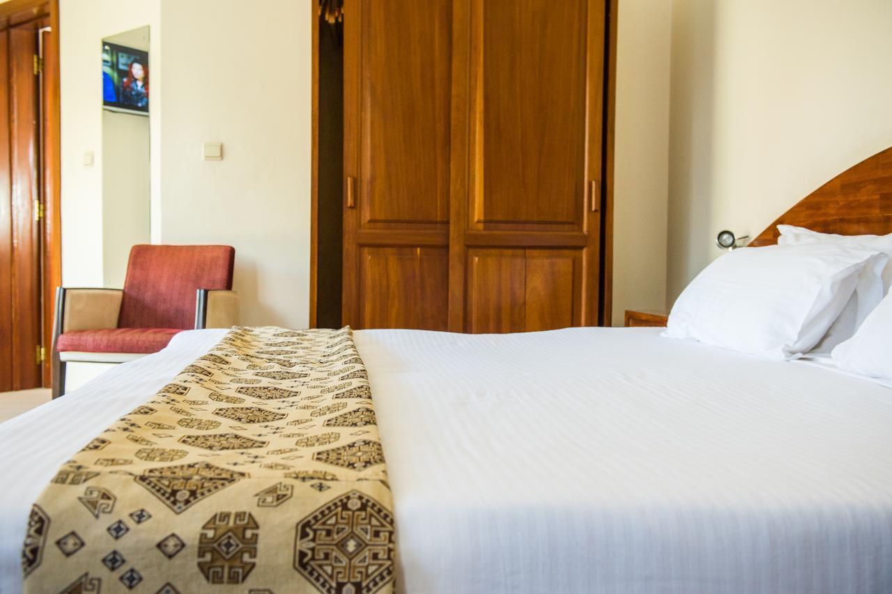 Hotel Chez Lando Кигали Экстерьер фото