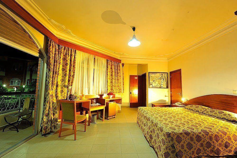 Hotel Chez Lando Кигали Экстерьер фото