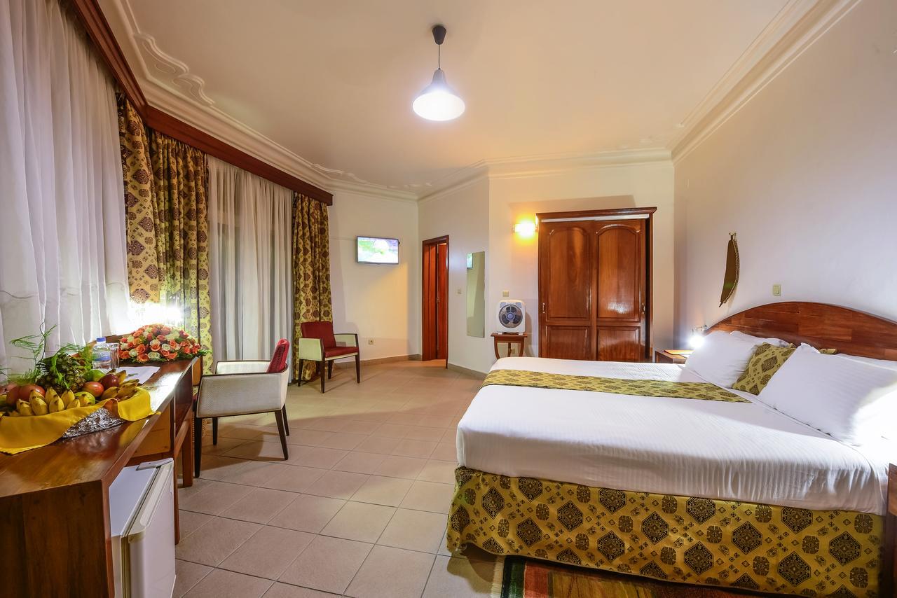 Hotel Chez Lando Кигали Экстерьер фото