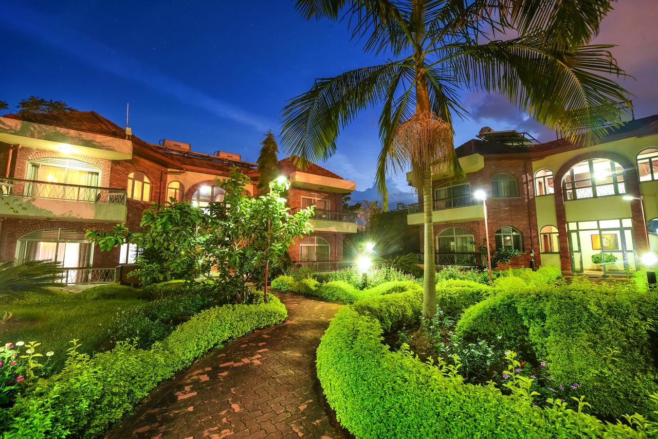 Hotel Chez Lando Кигали Экстерьер фото