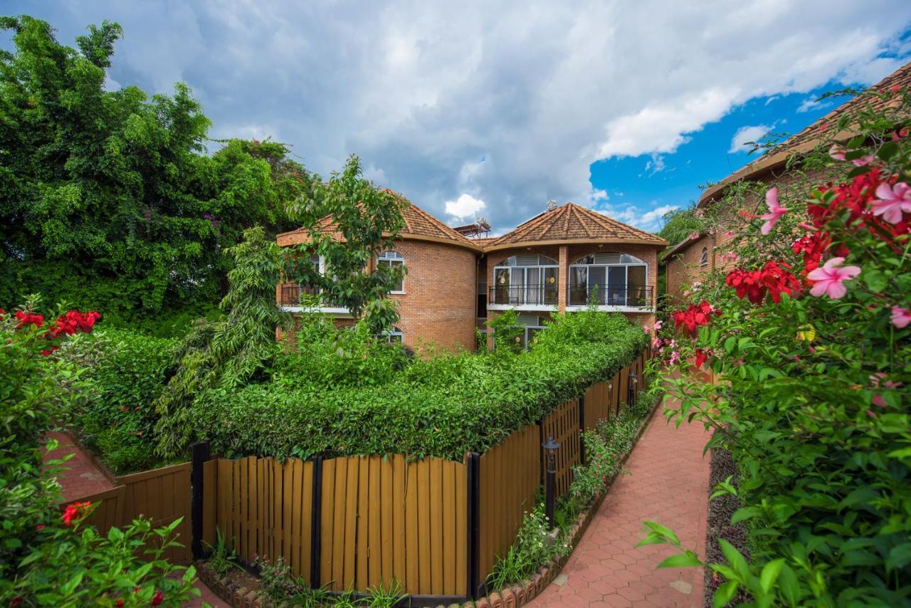 Hotel Chez Lando Кигали Экстерьер фото