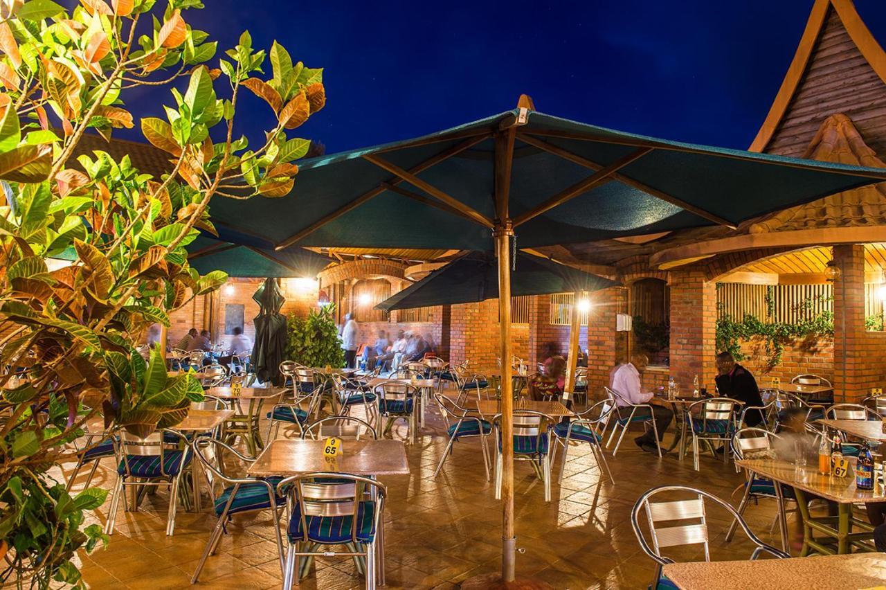 Hotel Chez Lando Кигали Экстерьер фото