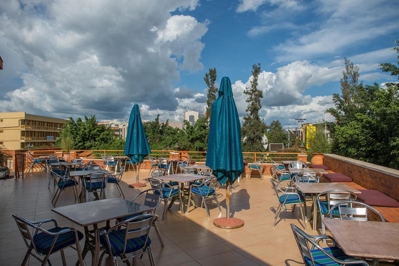 Hotel Chez Lando Кигали Экстерьер фото